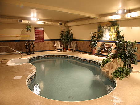 Hôtel Petit Manoir du Casino - Piscine intérieure – Section des Pavillons